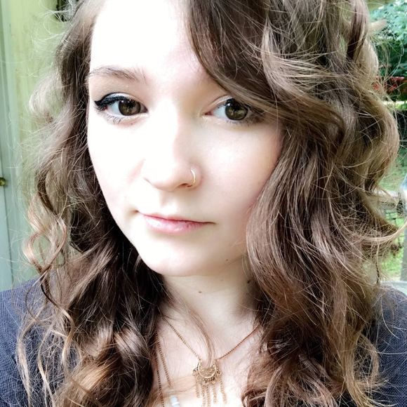 Meet your Posher, Mallorie - Picture 1 of 1